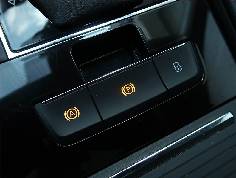 Škoda Superb (2019) Laurin&Klement 2.0 TDI, 4X4 - fotka 20 z 29