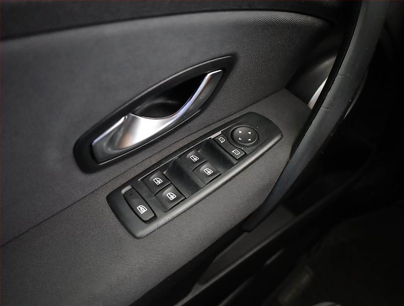 Renault Mégane (2010) 1.5 dCi, nová STK, Tažné - fotka 11 z 14