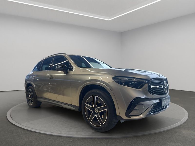 Mercedes-Benz GLC (2024) 300 de 4MATIC - fotka 3 z 21