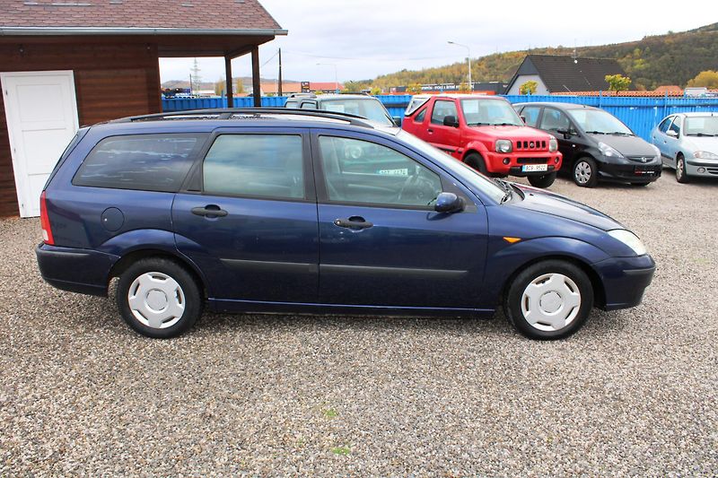 Ford Focus (2003) 2,0i 16V KLIMA ELOKNA VYH.SKLO - fotka 8 z 15