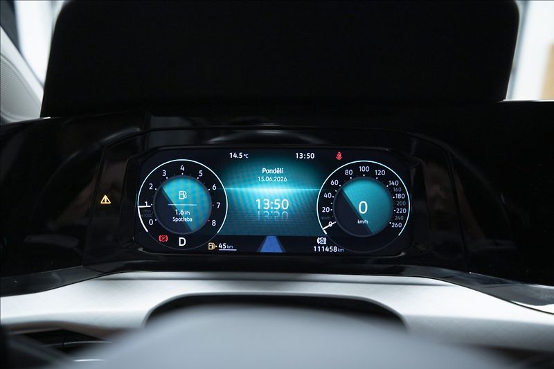 Volkswagen Golf 1,5 eTSI DSG KAMERA VÝHŘEV ČR - fotka 24 z 45