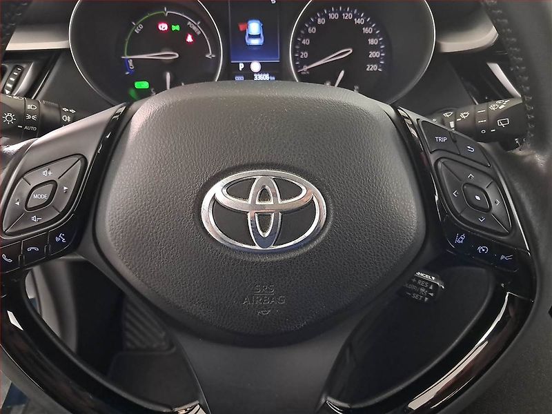 Toyota C-HR (2023) 1.8 Hybrid - fotka 18 z 21