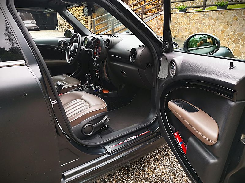 Mini Countryman (2015) SD ALL4 - fotka 10 z 17