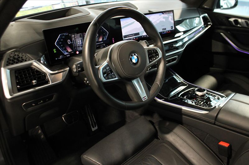 BMW X7 xDrive40d M Sport DAProf/ExDrP - fotka 14 z 43