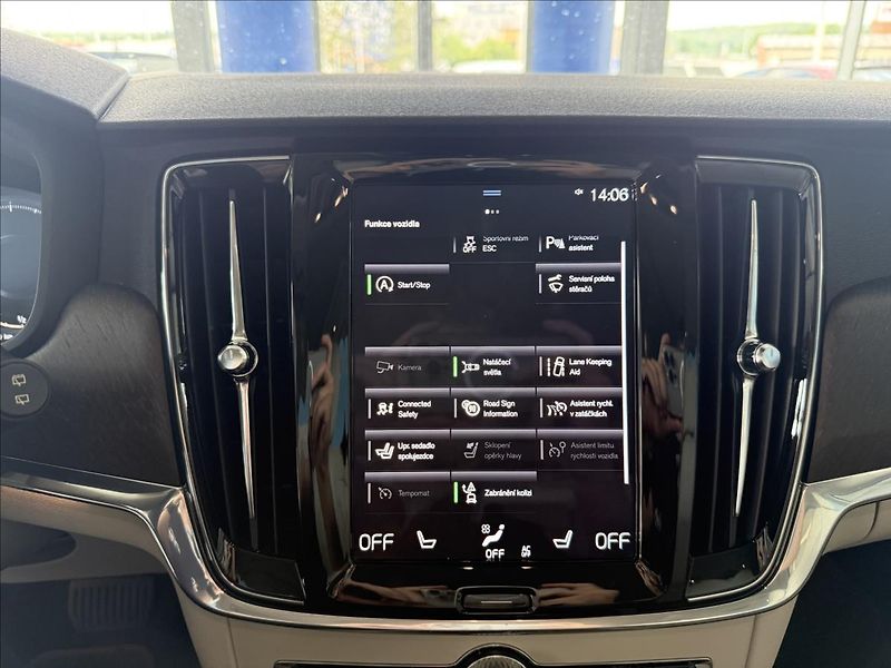 Volvo V90 2,0   173kW,CROSSCOUNTRY,SERVI - fotka 18 z 35