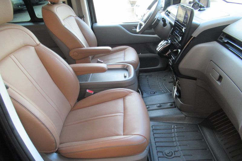 Hyundai Staria 2.2 CRDi 4x4 TAŽNÉ PANORAMA  - fotka 25 z 47