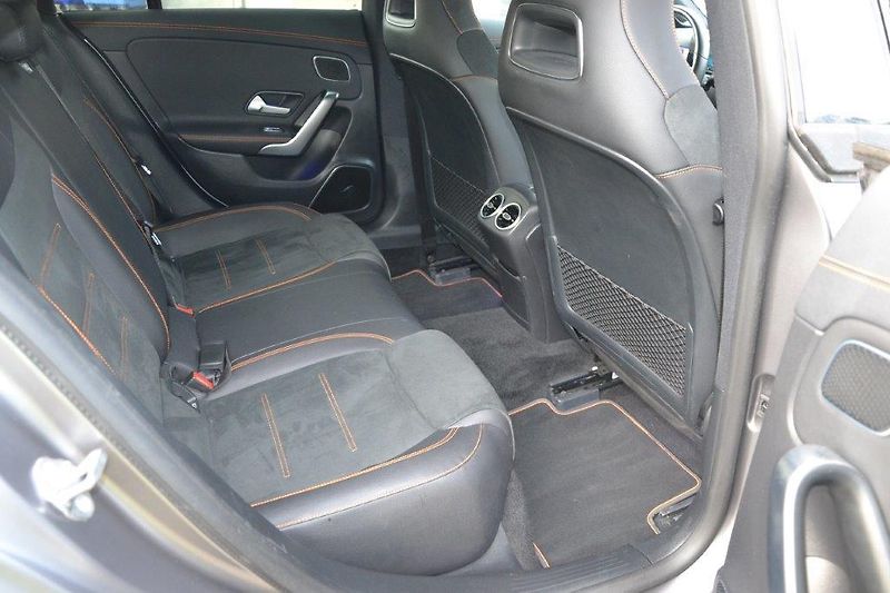 Mercedes-Benz CLA 180 d Edition 1 AMG - fotka 28 z 56
