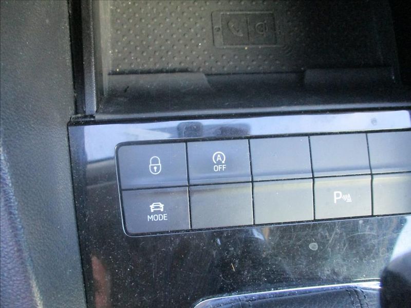 Škoda Octavia 2,0 TDI, Style,DSG,navi,DPH,CZ - fotka 17 z 29