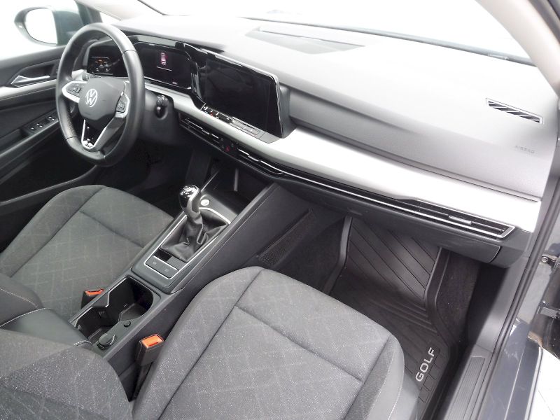 Volkswagen Golf (2024) Life 1,0 TSI 81kW - fotka 8 z 26