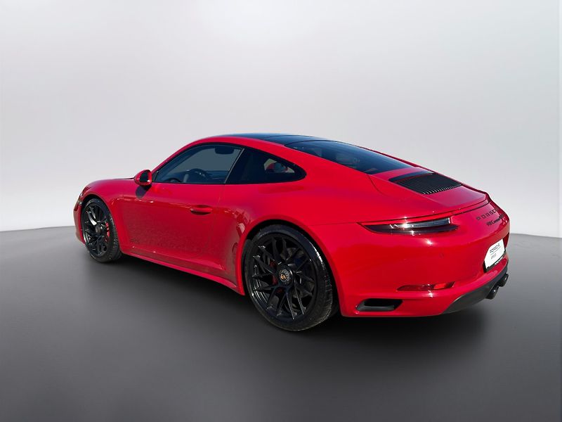 Porsche 911 Carrera 4 GTS Coupe - fotka 6 z 29