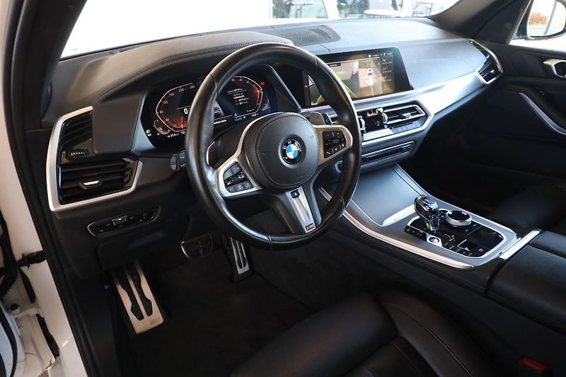 BMW X5 xDrive40i - fotka 5 z 33