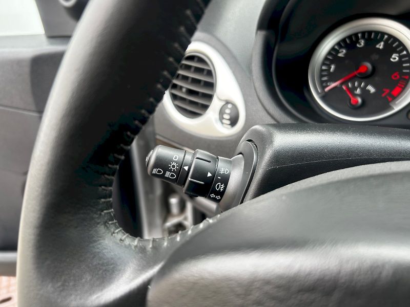 Renault Clio (2011) 1.2 16V 55kW MP5 Authentique - fotka 9 z 26