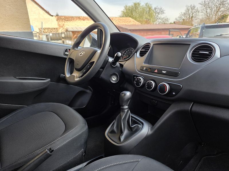 Hyundai i10 1.0-NÍZKÉ KM-ISOFIX-CENTRÁL - fotka 13 z 15