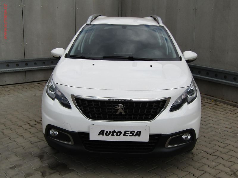 Peugeot 2008 (2019) 1.2 PT, ČR, AT - fotka 2 z 20