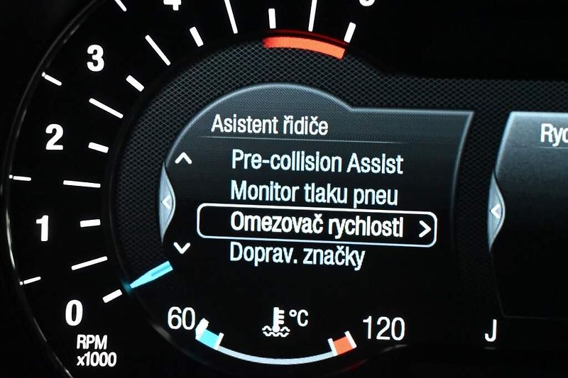 Ford Mondeo (2020) 2.0 LED SONY ACC TITANIUM Weba - fotka 25 z 37