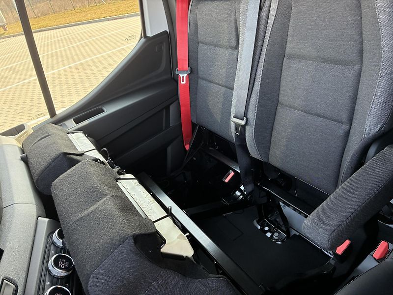 Renault Master (2026) SKŘÍŇ S ČELEM AUTOMAT 170k - fotka 35 z 44