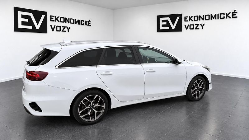 Kia Ceed (2022) 1.5 T-GDI,ČR,SERVIS,1 MAJITEL - fotka 5 z 15