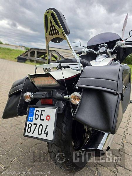 Suzuki Intruder M 800 (2010) - fotka 8 z 18