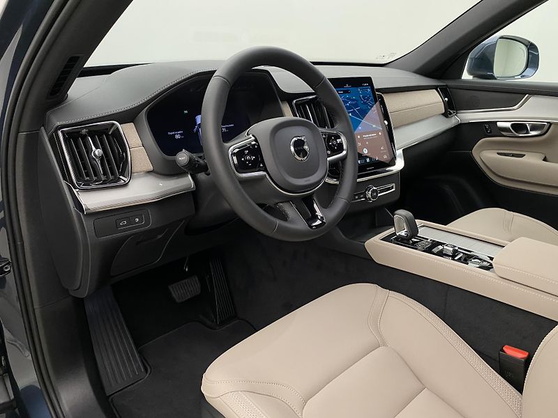 Volvo XC90 (2026) T8 AWD Plug-in CORE 7m - fotka 26 z 64