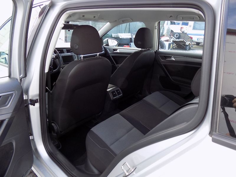 Volkswagen Golf (2016) 1.6TDI/1.Majitel/Klimatizace/ - fotka 12 z 44