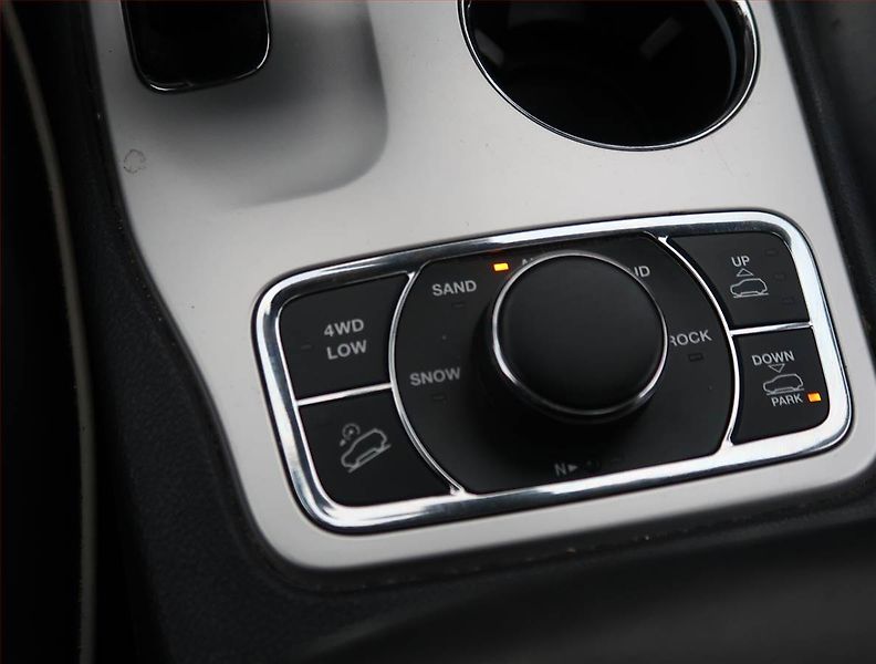 Jeep Grand Cherokee (2015) Overland 3.0 CRD, 4X4 - fotka 18 z 29