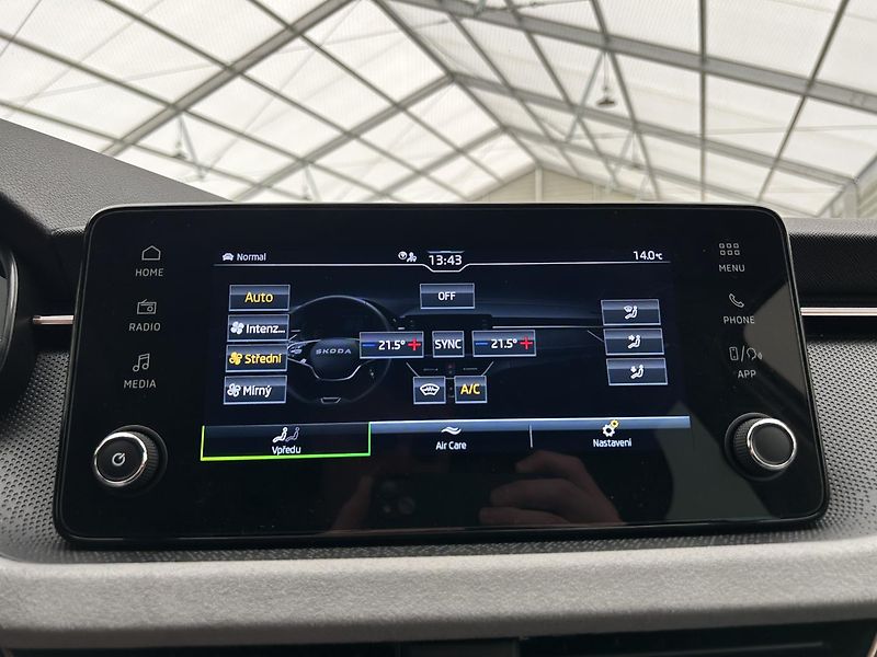 Škoda Kamiq 1.5 TS Top selection - fotka 14 z 27