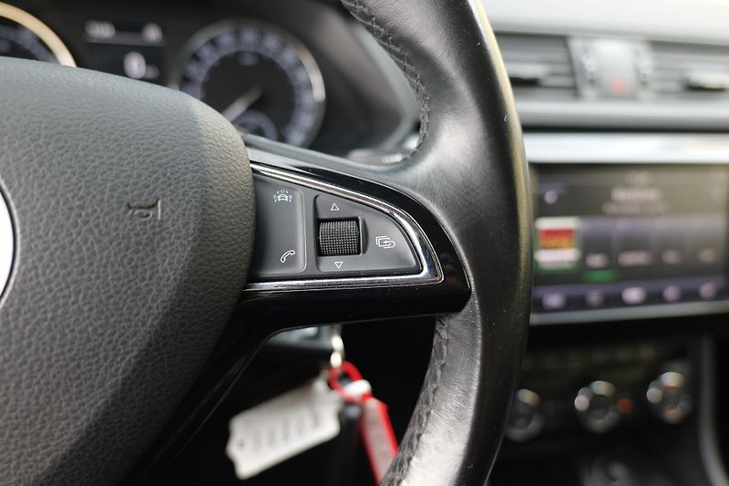 Škoda Superb 1.4 TSI DAB 19 Tažné - fotka 21 z 35