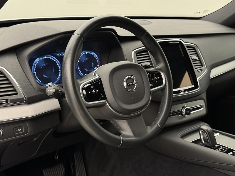 Volvo XC90 B5 AWD MOMENTUM AUT - fotka 18 z 42