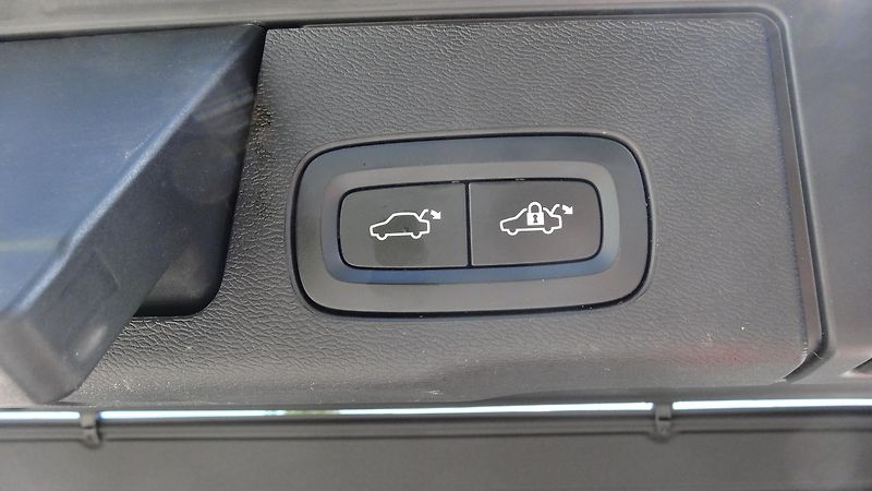 Volvo XC60  B4 Awd Taž.zař.Navi + - fotka 19 z 70