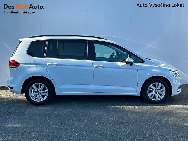 Volkswagen Touran (2023) 2.0 TDI 110kW DSG LED - fotka 17 z 35