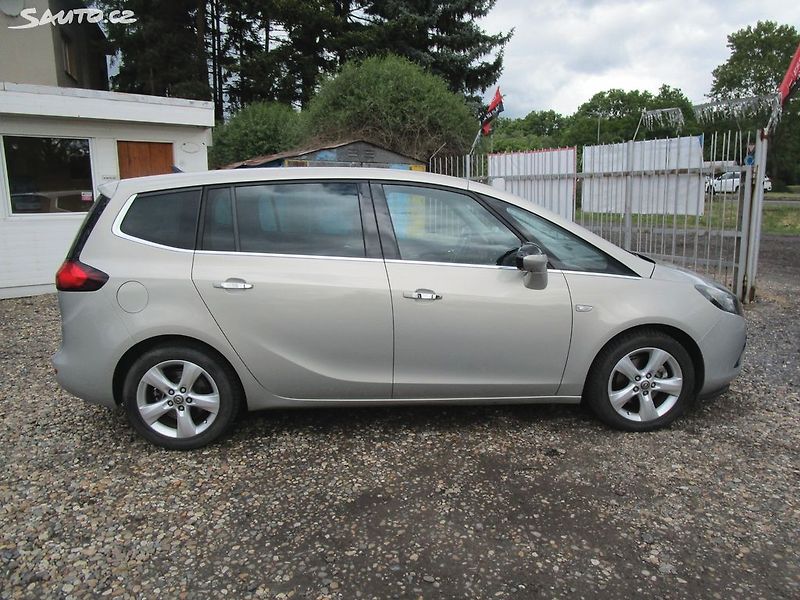 Opel Zafira 1,6D-100KW-NOVÁ STK - fotka 7 z 24