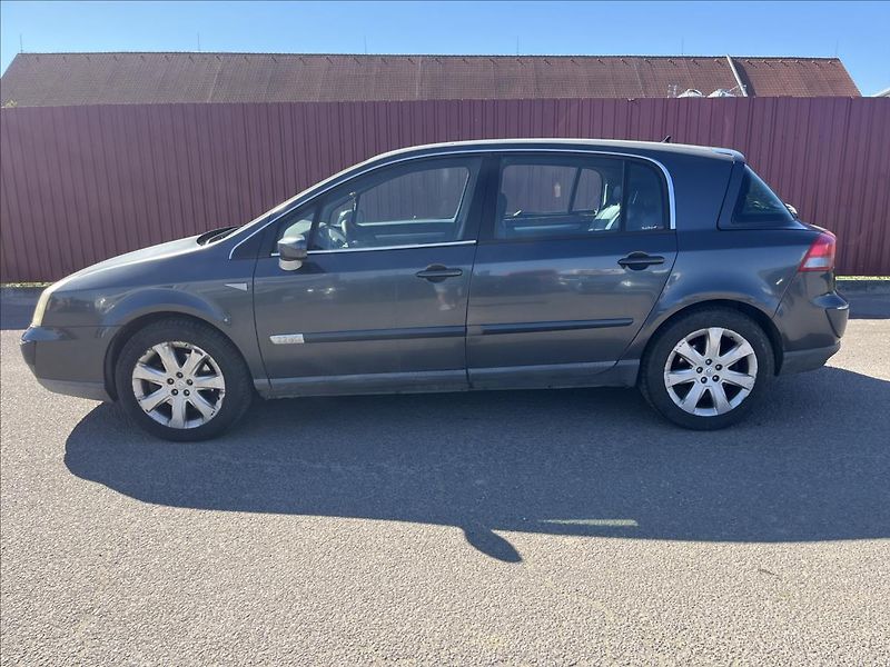 Renault Vel Satis 2,2 dCi TAŽNÉ STK 12/2026 - fotka 4 z 27