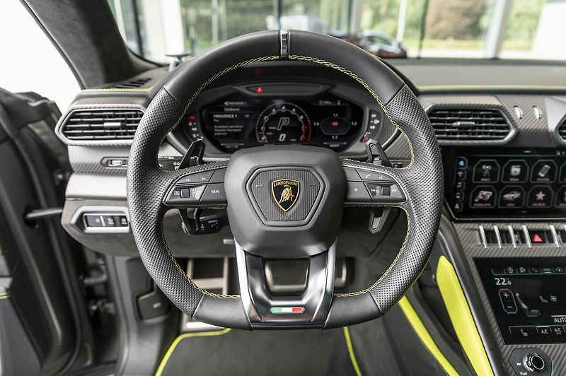 Lamborghini Urus Graphite Capsule/Pano/B&O 3D - fotka 6 z 27