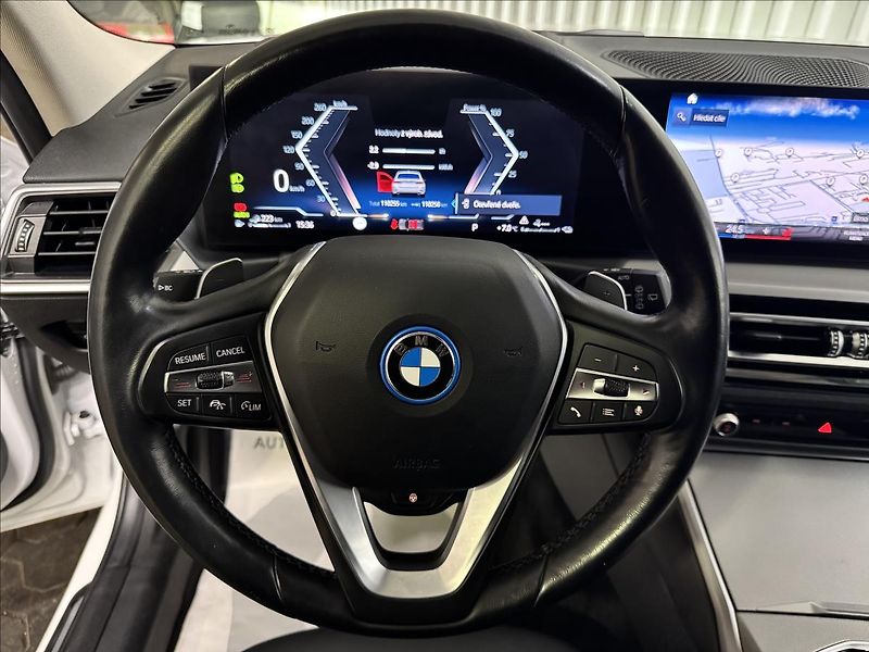 BMW Řada 3 330E 215kW XDRIVE TAŽNÉ 2XALU - fotka 17 z 50