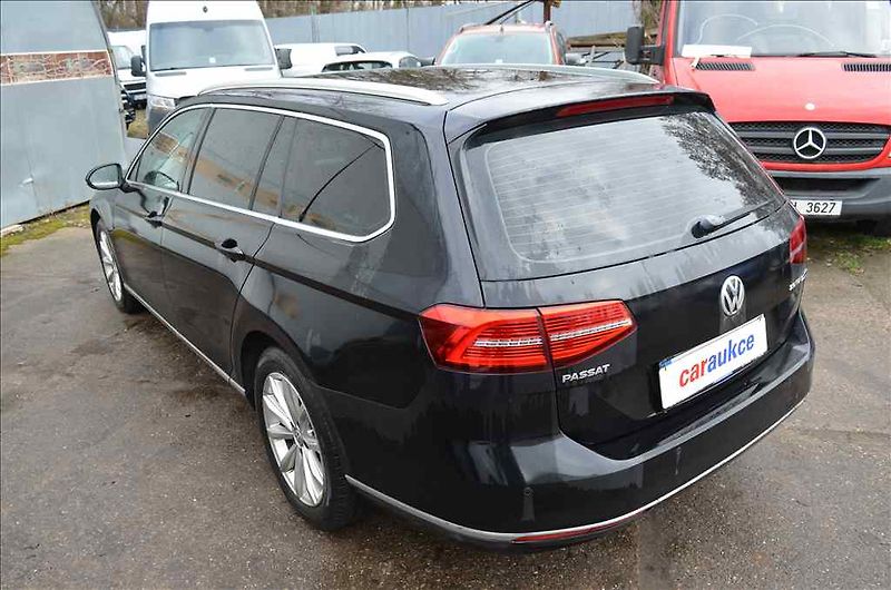 Volkswagen Passat (2017) VARIANT 2,0 TDI - fotka 6 z 16