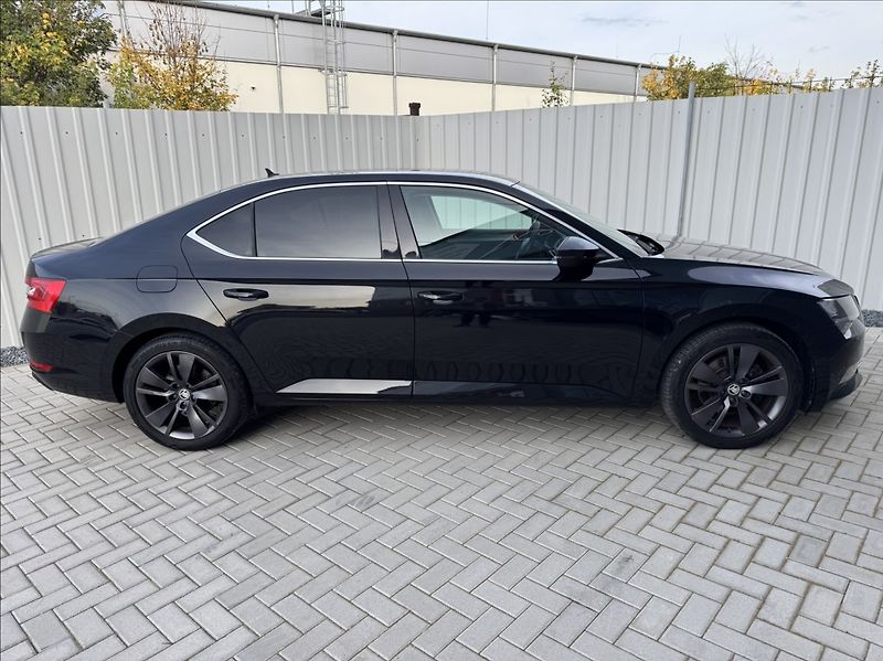 Škoda Superb 1,6 TDI Navi TZ park. kamera - fotka 14 z 50
