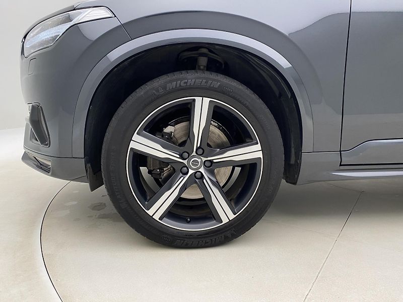 Volvo XC90 D5 AWD R-DESIGN AUT CZ - fotka 38 z 47