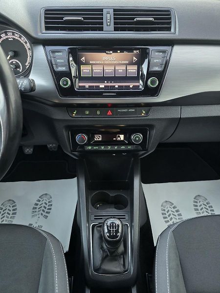 Škoda Fabia 70kW STYLE DIGIKLIMA ČR - fotka 13 z 36