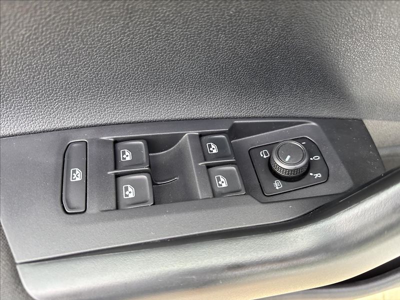Volkswagen Taigo 1,0 TSI 81kW Life - fotka 23 z 46