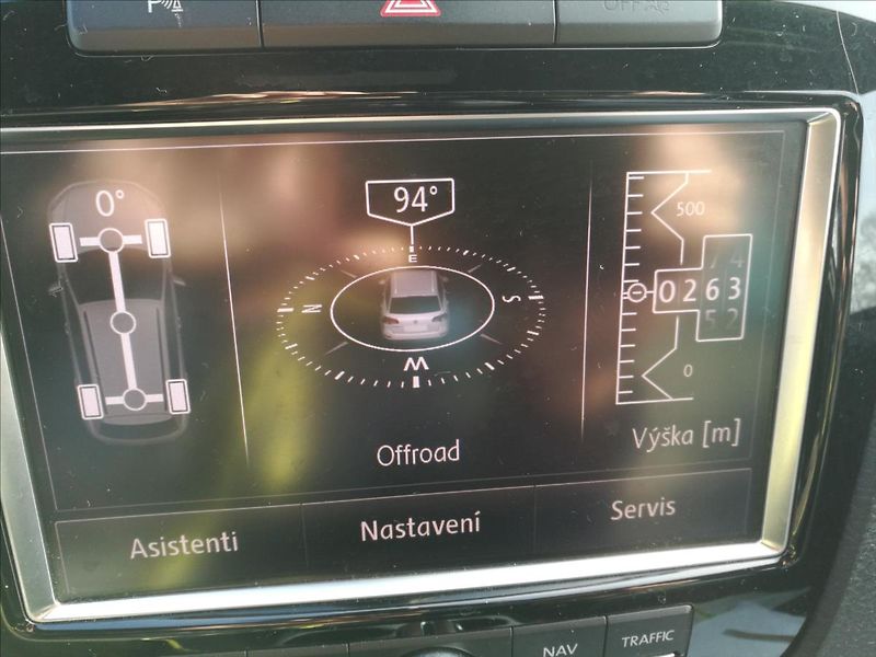 Volkswagen Touareg 3,0 TDI V6 Tiptronic - fotka 8 z 27