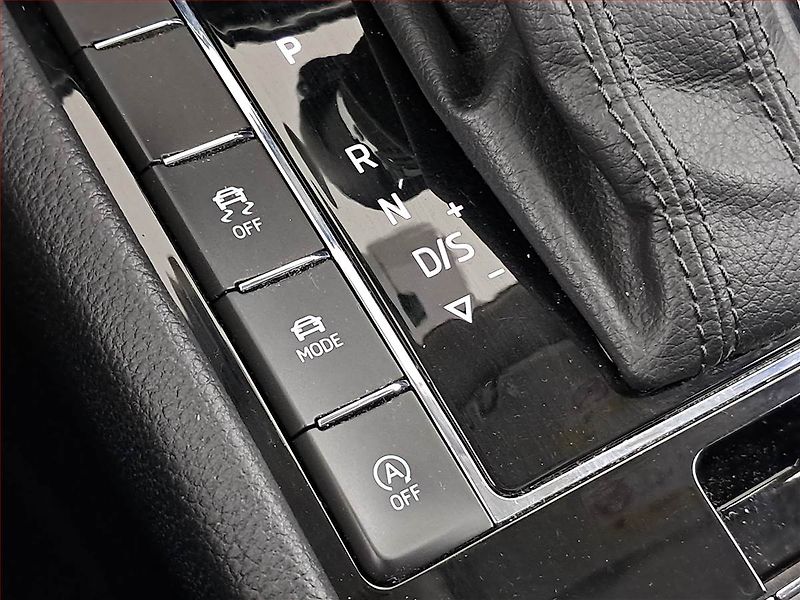 Škoda Superb (2017) Laurin&Klement 2.0 TDI - fotka 27 z 28
