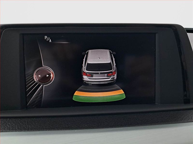 BMW Řada 3 (2016) 320 d, Automat, Tempomat - fotka 22 z 24