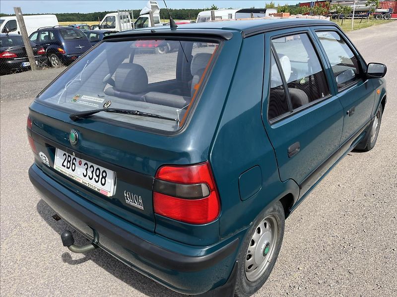 Škoda Felicia 1,3 MPi LXI ČR SERVIS 2x KOLA - fotka 6 z 31