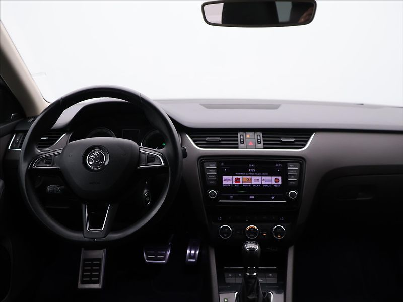 Škoda Octavia 2,0 TDI 135kW DSG 4x4 L&K - fotka 23 z 32