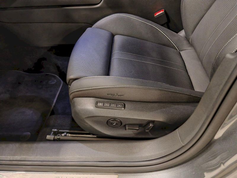 Škoda Superb (2025) 2.0 TDI 142 kW DSG 4x4 Sportli - fotka 26 z 35