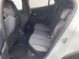 Peugeot 2008 (2020) 1.2 PT, GT, AT, LED, panor - náhled 10