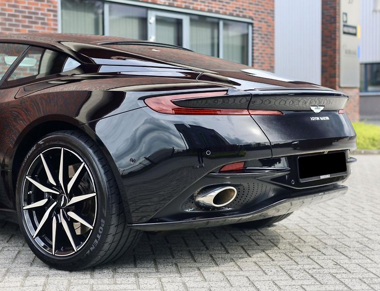 Aston Martin DB11 (2020) 4.0 V8 375KW - fotka 7 z 45