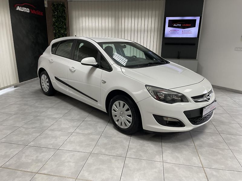 Opel Astra 1.4 i ČR 1.MAJITEL SERVISKA  - fotka 1 z 24