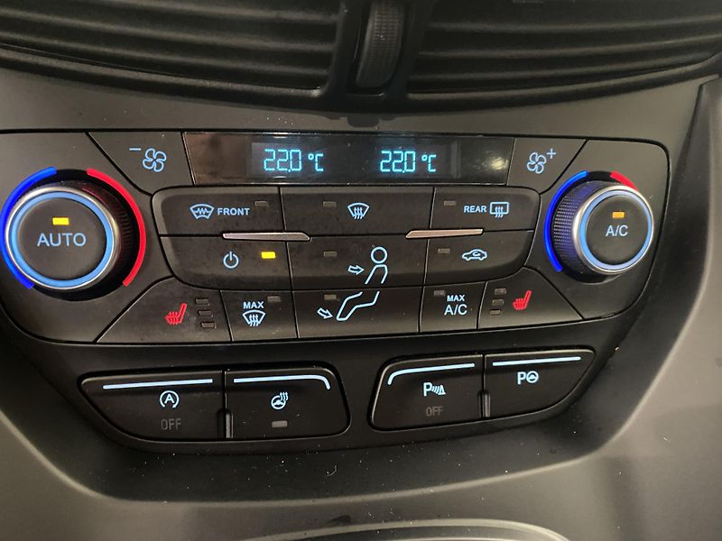 Ford Kuga Titanium 2,0EcoBlue AT AWD, ČR - fotka 18 z 26