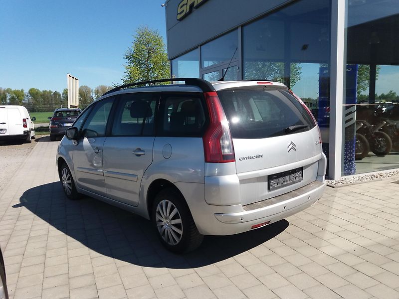 Citroën Grand C4 Picasso 1.6 16V,7.MÍST,SERV.KNÍŽKA!! - fotka 6 z 17